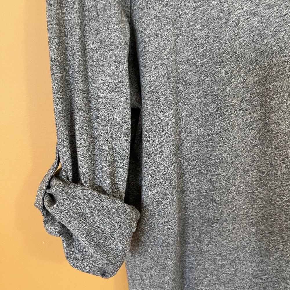 H&M’s Grey Shirt